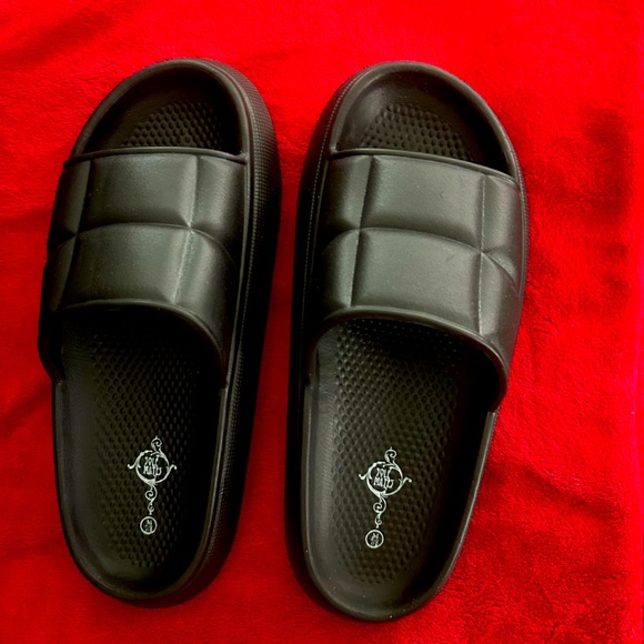 SOLE MATES Women's Black Foam Casual Slide Sandals - Picture 1 of 3